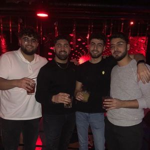 Meet your Posher, Cezar